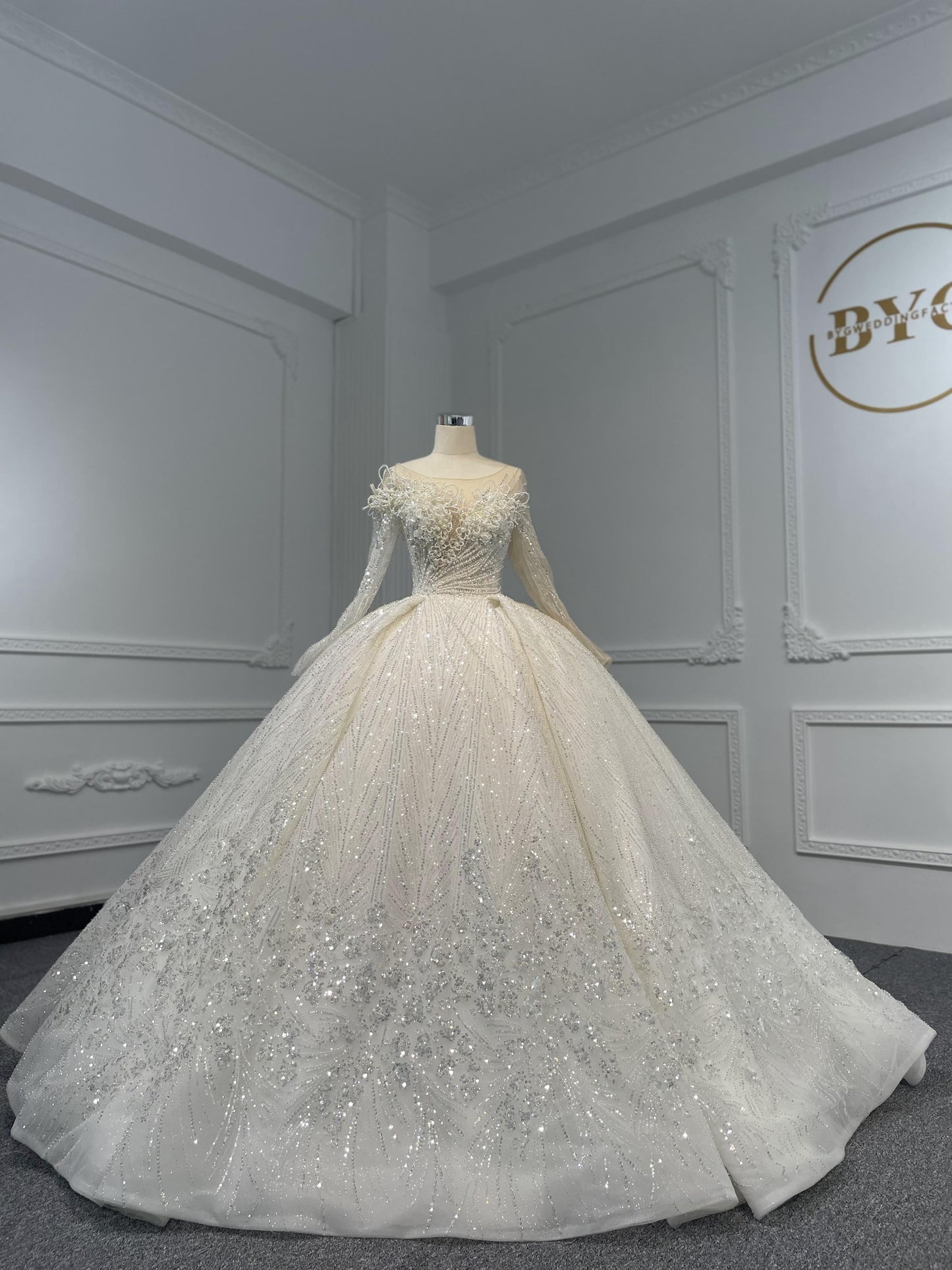 Z057- BYG Gorgeous Stereo Pearl Chain Luxury Long Sleeves Ball gown - Plus Size Clothing Z057- BYG Gorgeous Stereo Pearl Chain Luxury Long Sleeves Ball gown - Plus Size Clothing