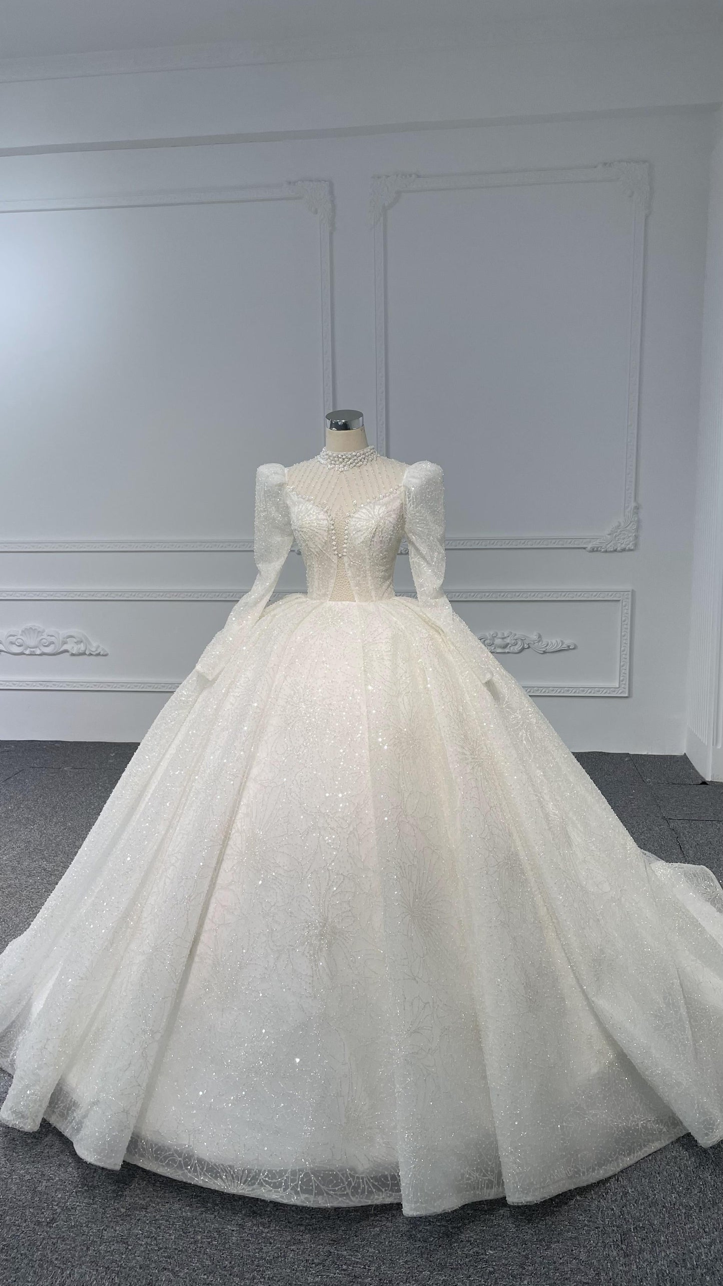 Plus Size Long-Sleeved Beaded Sequin Wedding Dress Plus Size Long-Sleeved Beaded Sequin Wedding Dress
