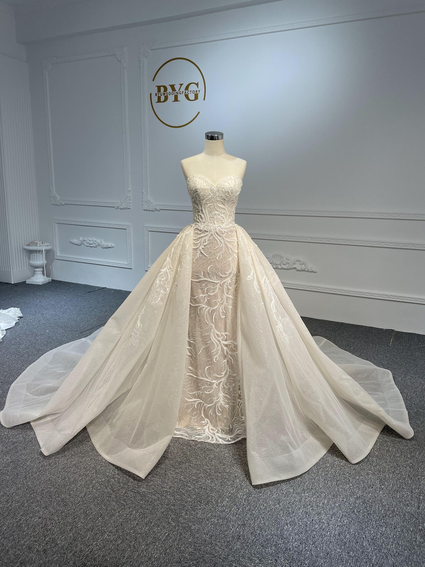 Plus Size Beading Lace Mermaid Dress with Detachable Train Plus Size Beading Lace Mermaid Dress with Detachable Train