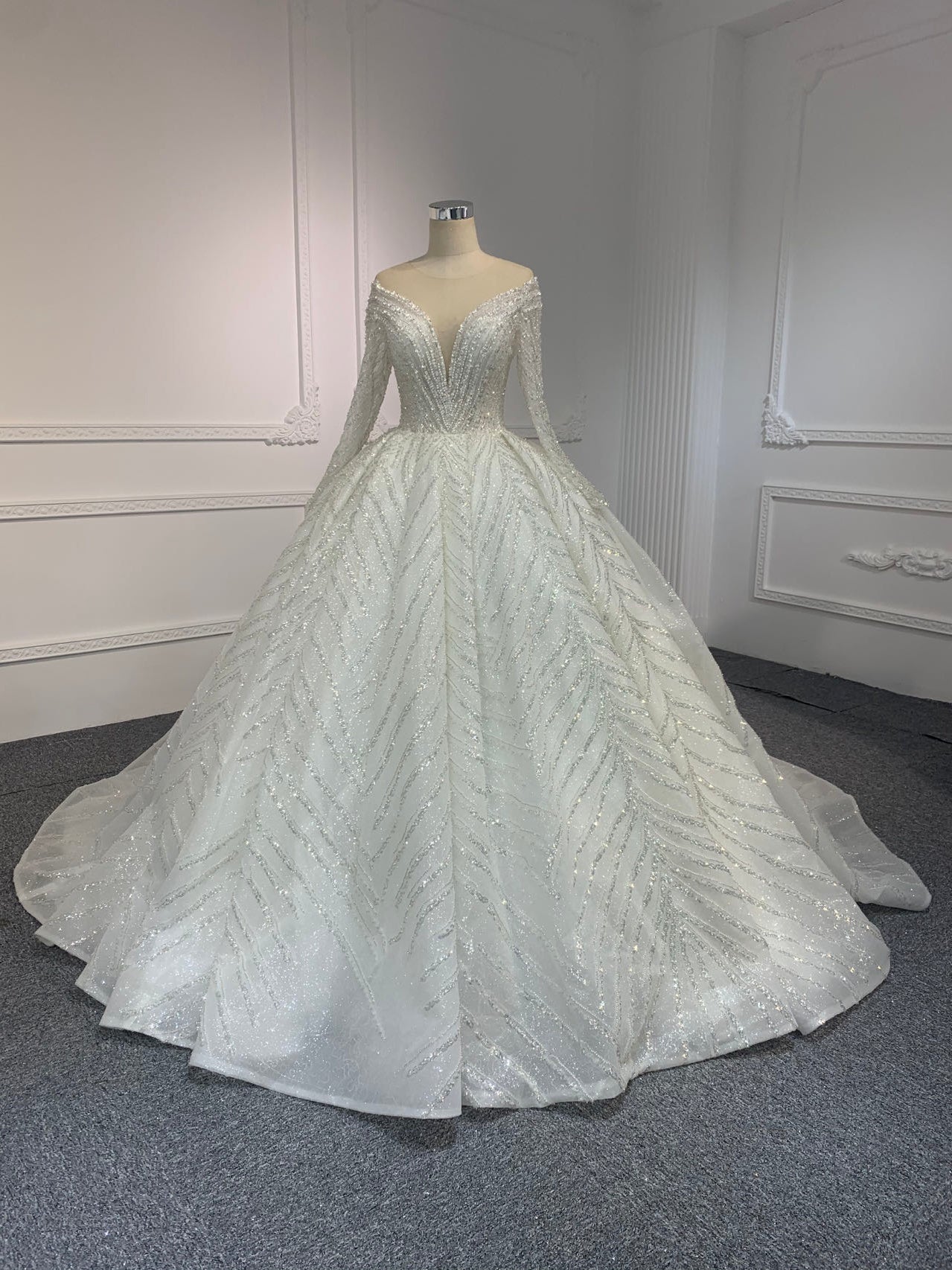 Plus Size Luxury Long Sleeve Ball Gown Dress Plus Size Luxury Long Sleeve Ball Gown Dress