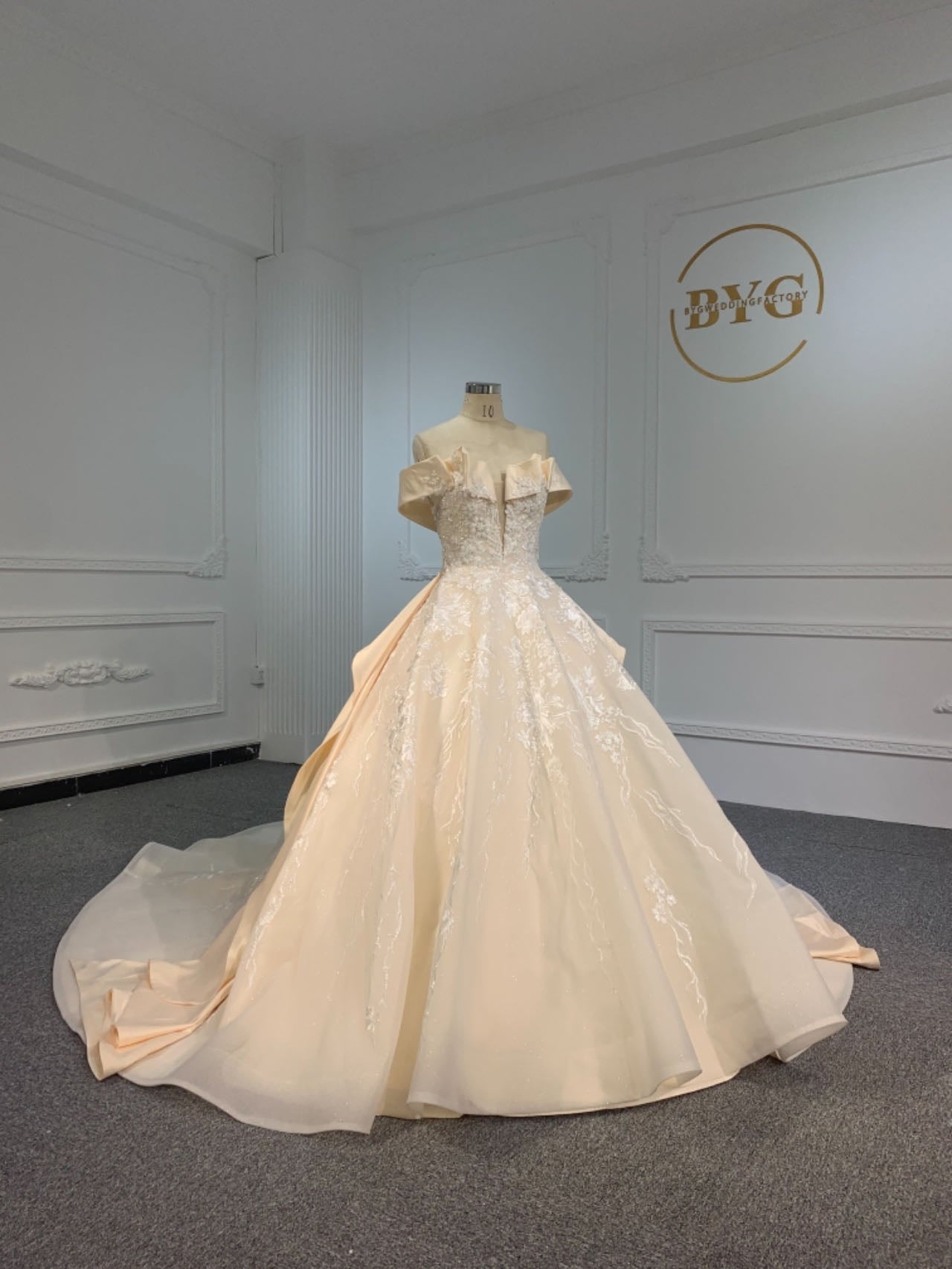 Plus Size Champagne Luxury Ball Gown Wedding Dress Plus Size Champagne Luxury Ball Gown Wedding Dress