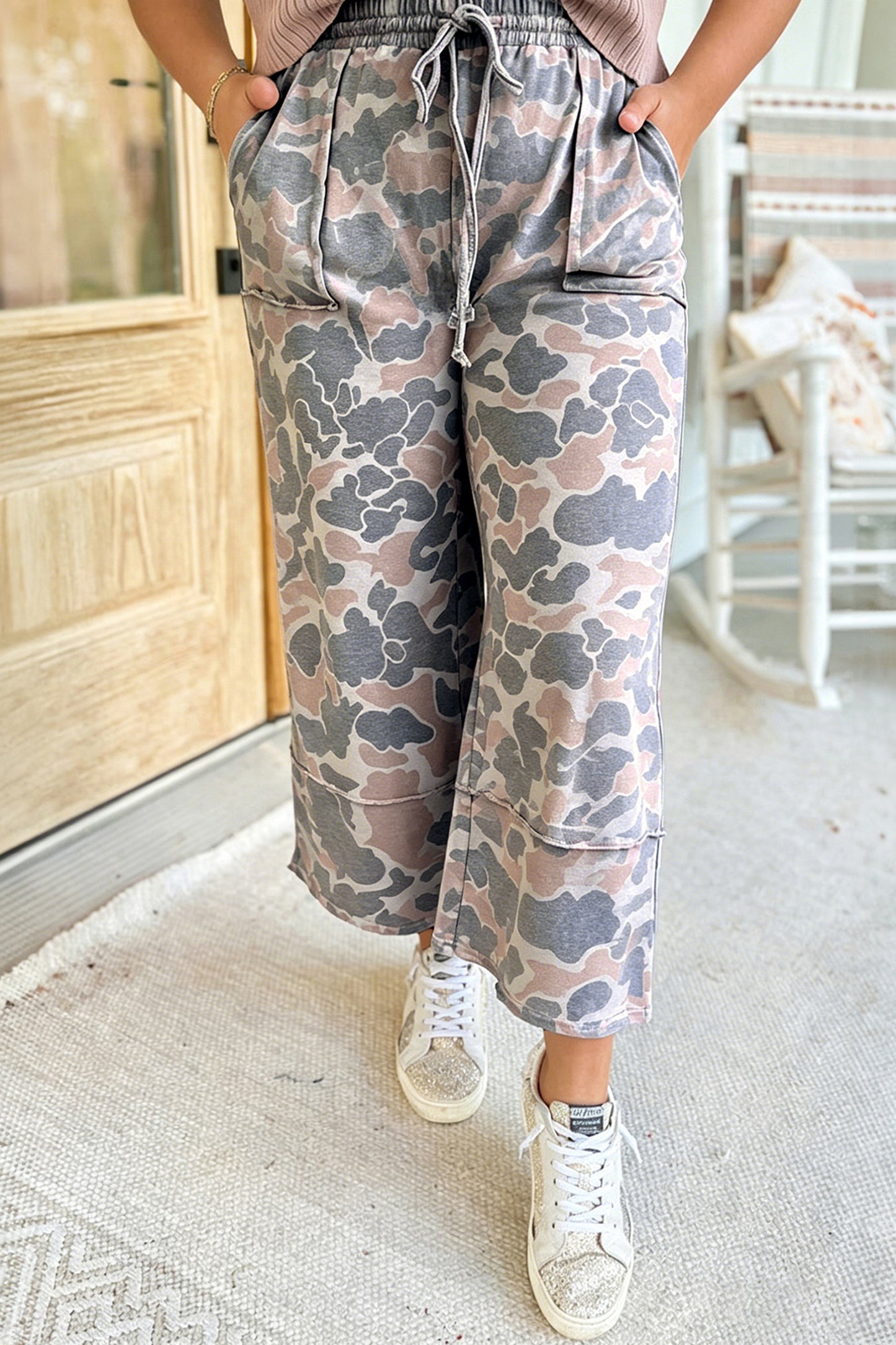 Plus Size Camo Print Patch Pocket Ankle Pants - Plus Size XL-4XL - View 2 Plus Size Camo Print Patch Pocket Ankle Pants - Plus Size XL-4XL - View 2