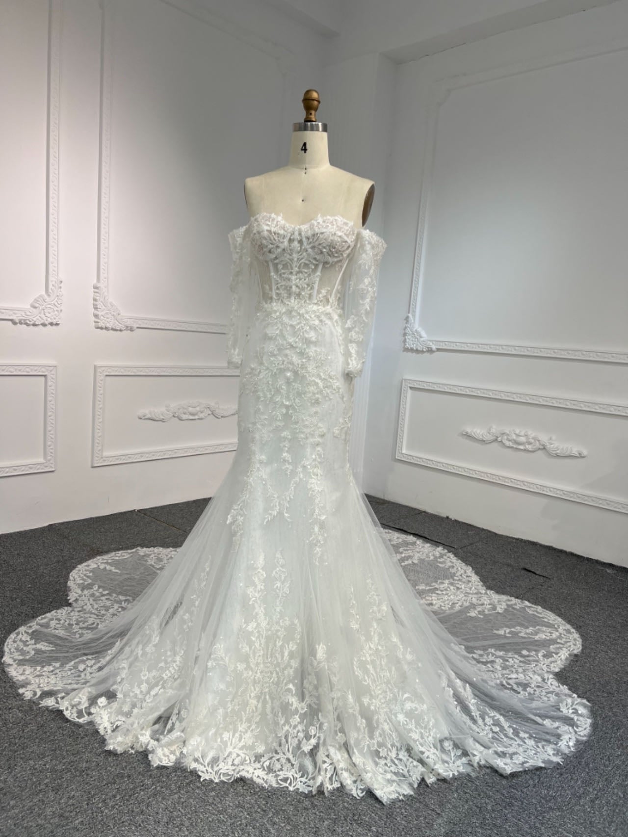 Plus Size Lace Mermaid Wedding Dress Long Sleeve Plus Size Lace Mermaid Wedding Dress Long Sleeve