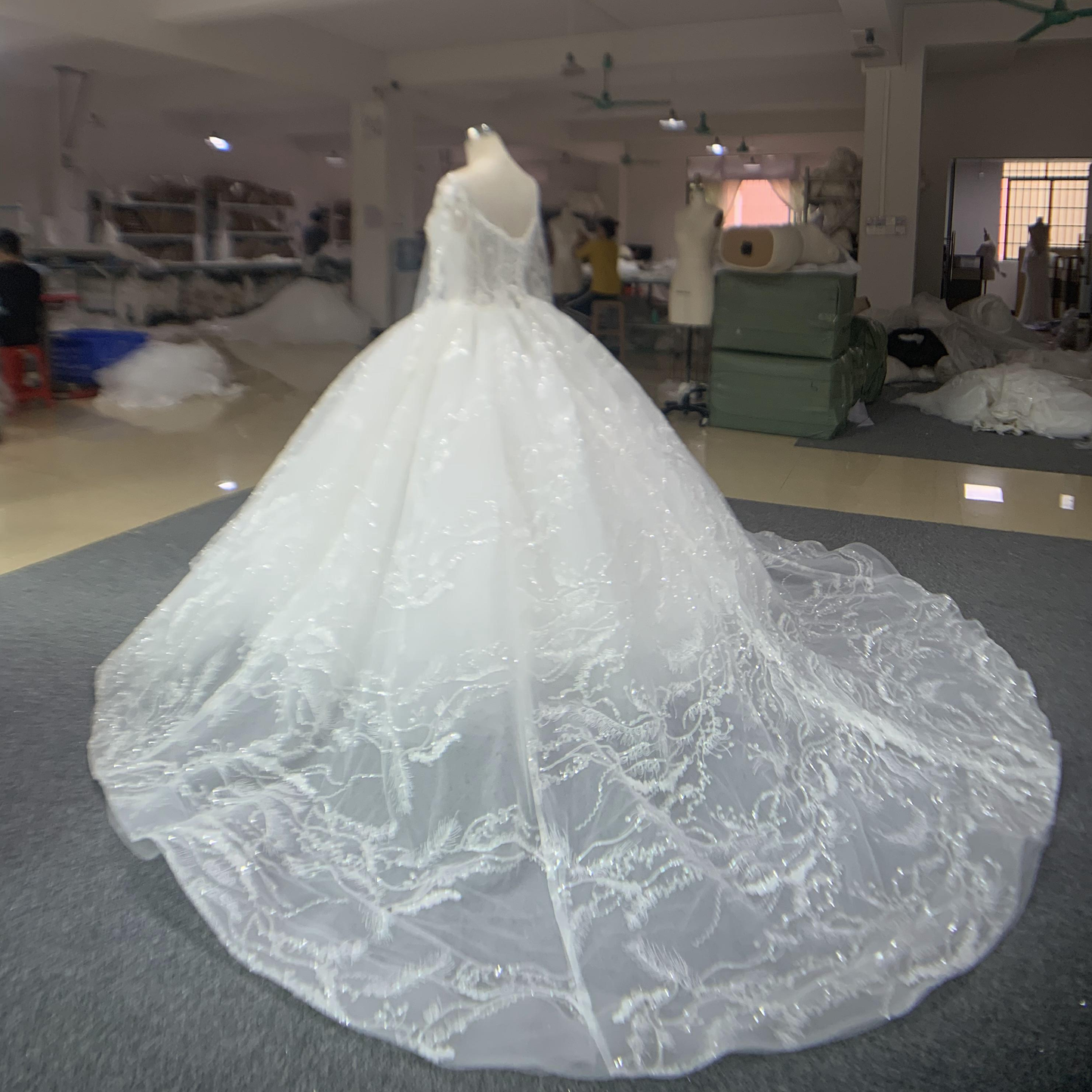BYG new style wedding dress long sleeves chapel train bridal gown Ball gown wedding dress BYG Wedding Factory 