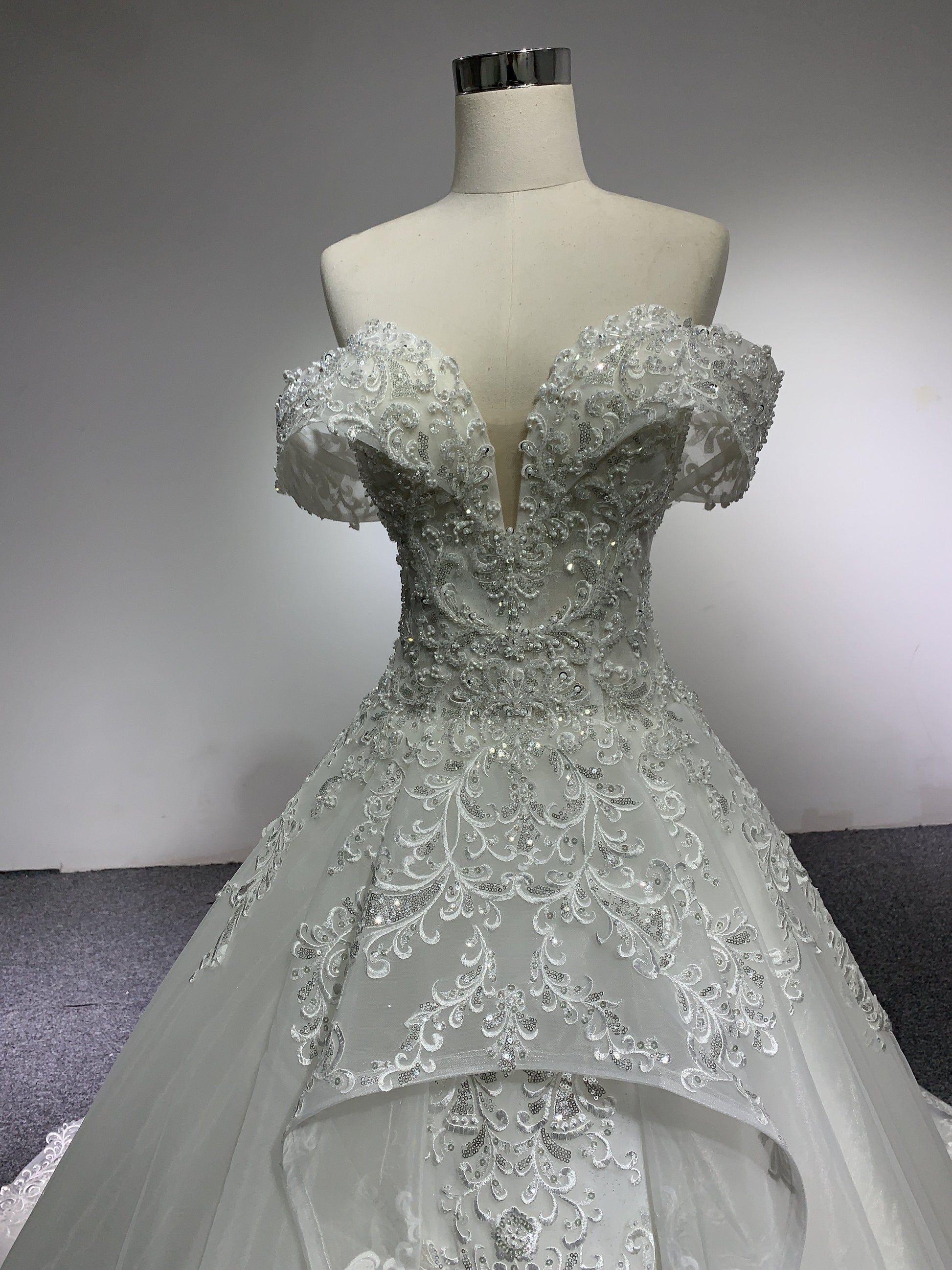 BYG fashion design off the shoulder wedding dress lace up Ball gown wedding dress BYG Wedding Factory 