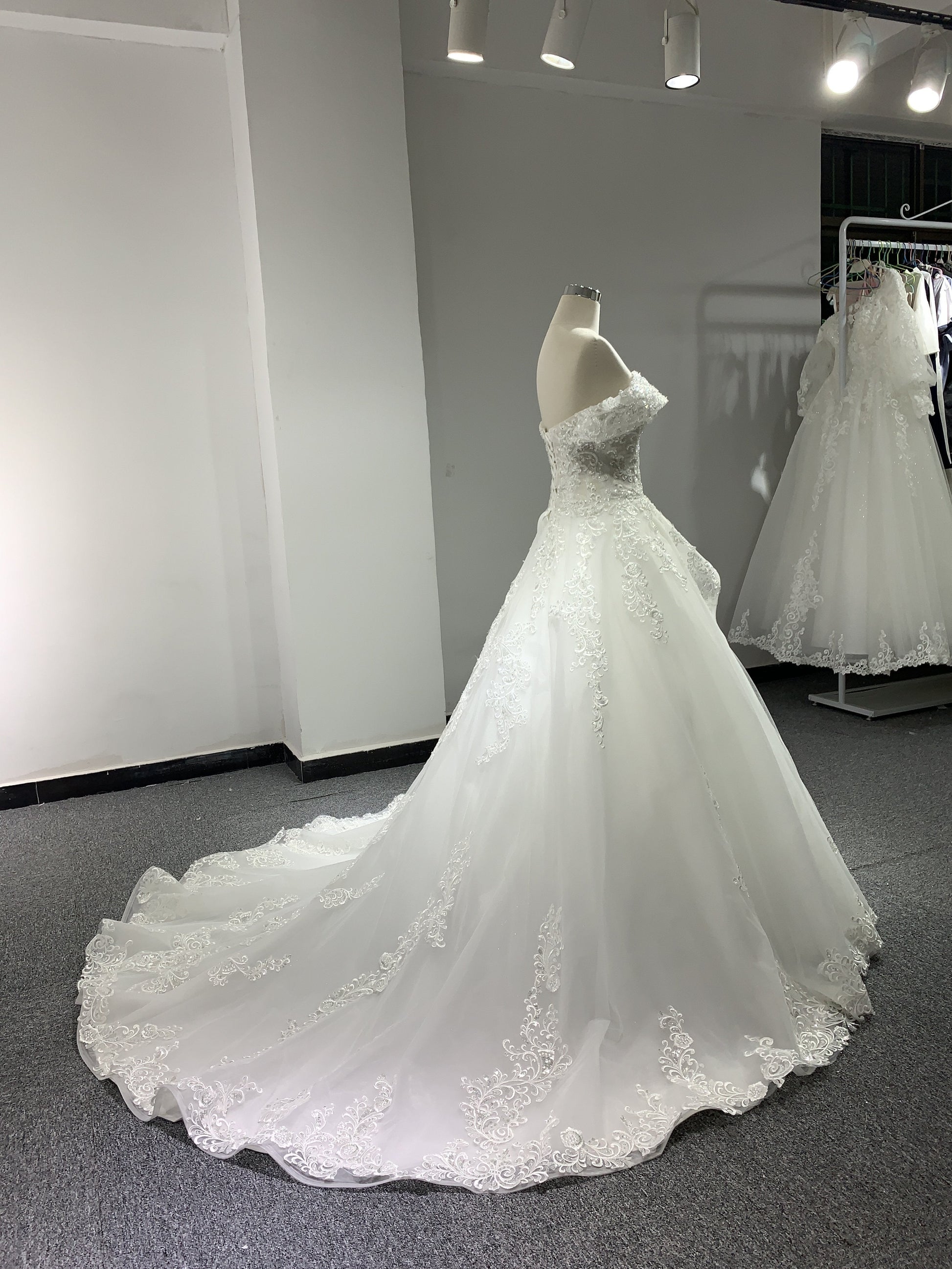 BYG fashion design off the shoulder wedding dress lace up Ball gown wedding dress BYG Wedding Factory 