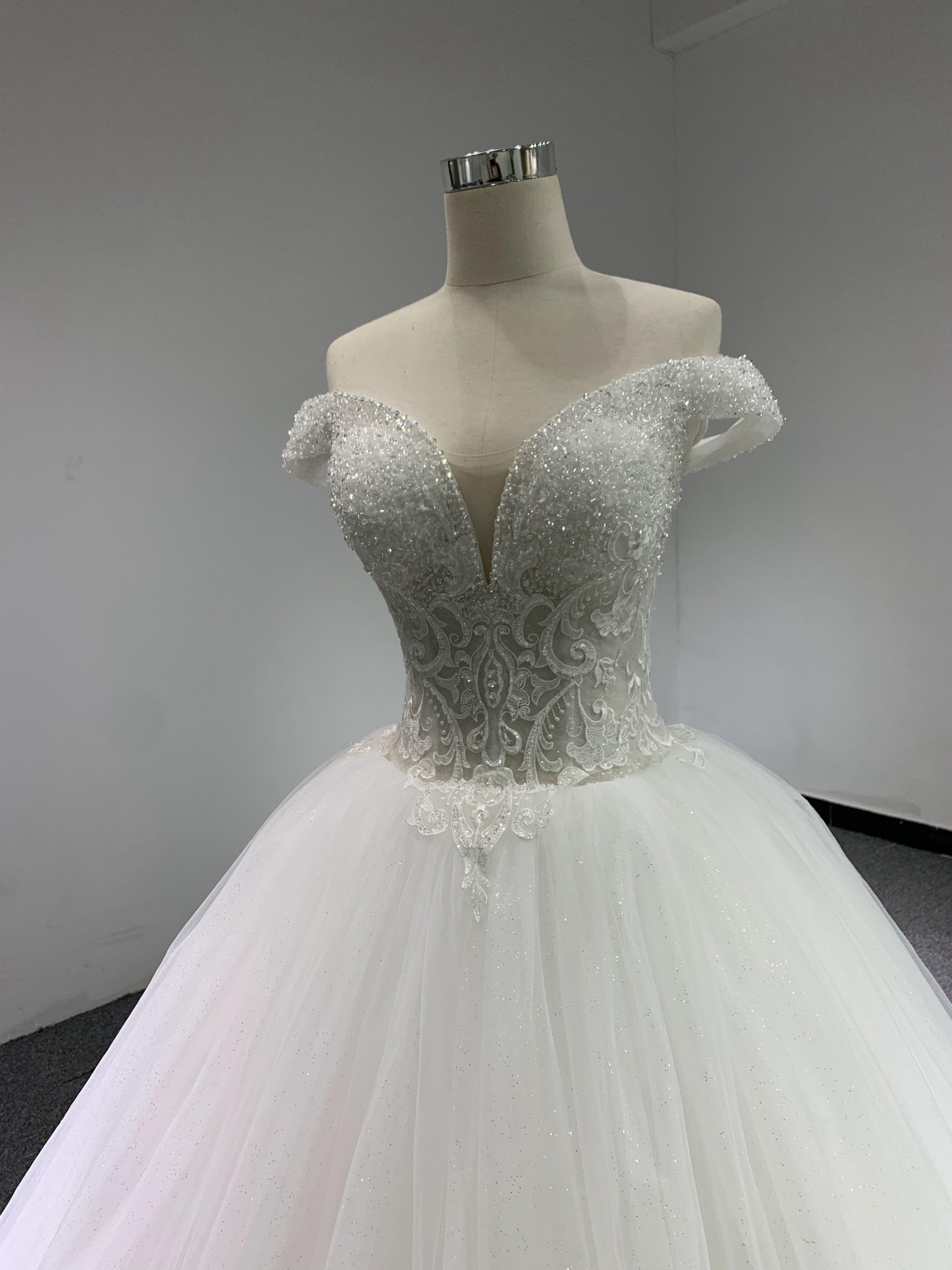 BYG luxury nice beadings wedding dress off the shoulder Ball gown wedding dress BYG Wedding Factory 
