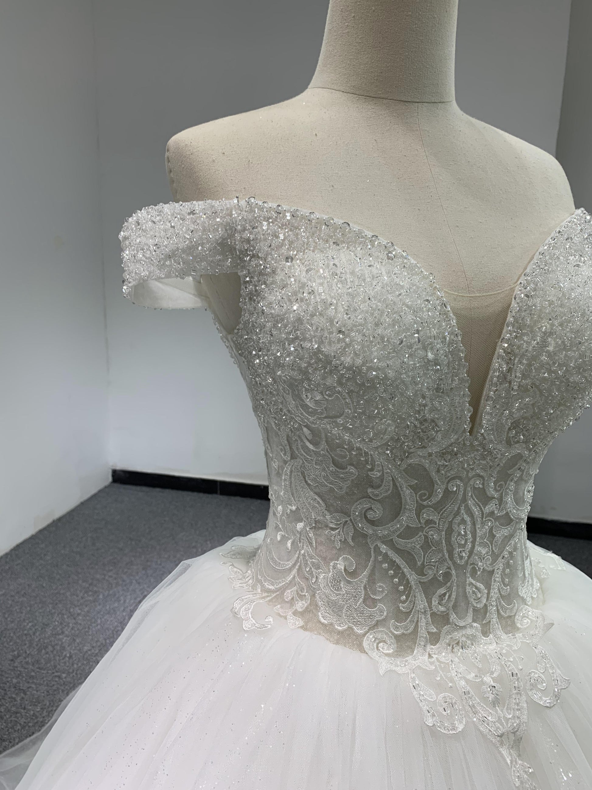 BYG luxury nice beadings wedding dress off the shoulder Ball gown wedding dress BYG Wedding Factory 