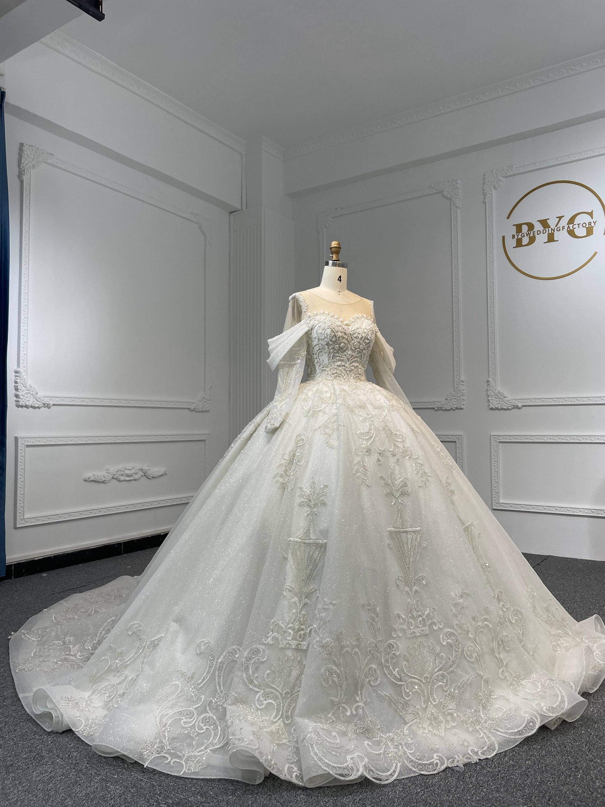Z058- BYG Sweetheart Neckline Heavy Beading Lace Handcarfted Ball Gown With Detachable Off-shoulder Design - Plus Size Clothing