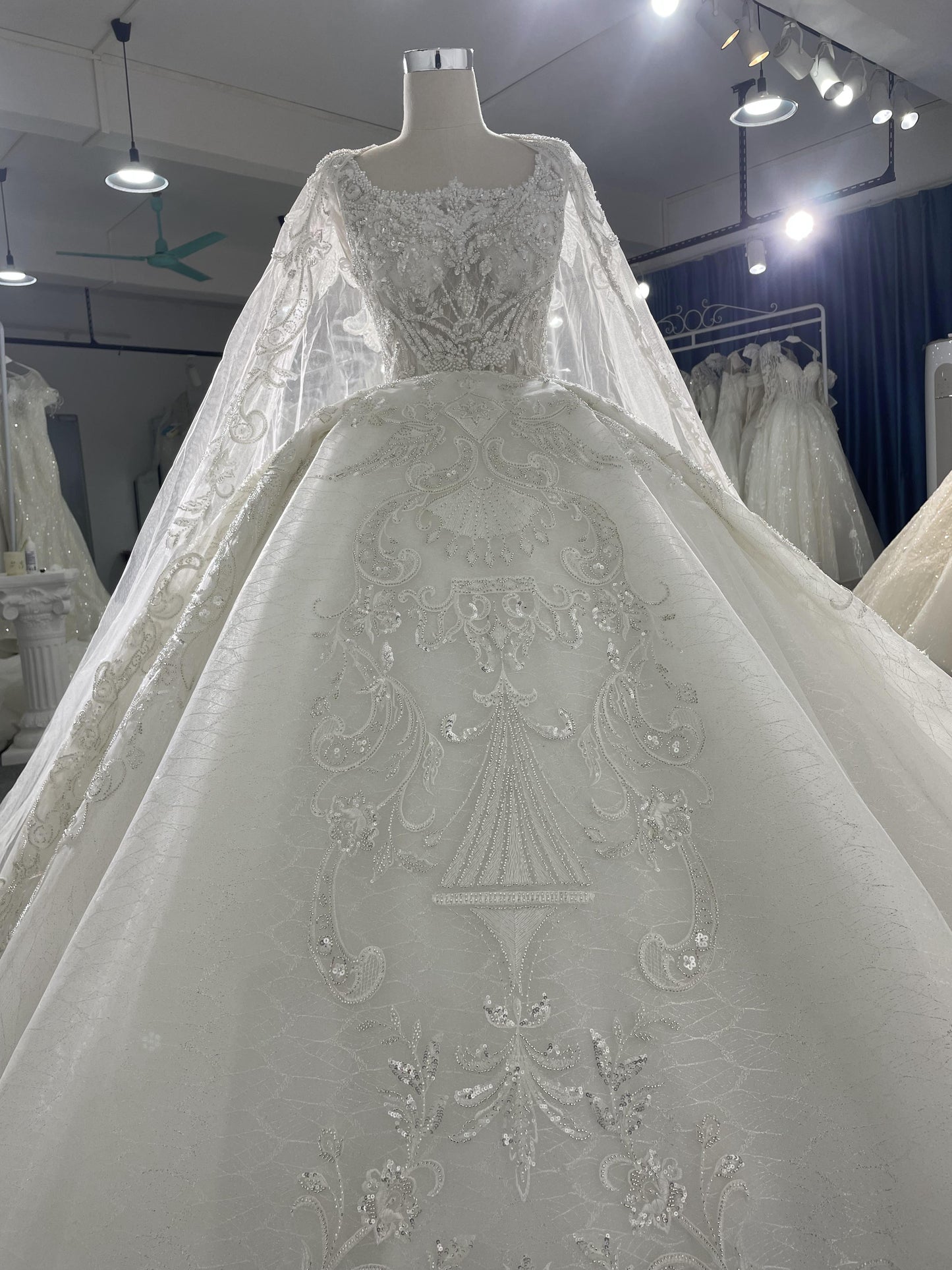 Z060- BYG ivory thick beading lace sweetheart neckline With gorgeous Shawl - Plus Size Clothing