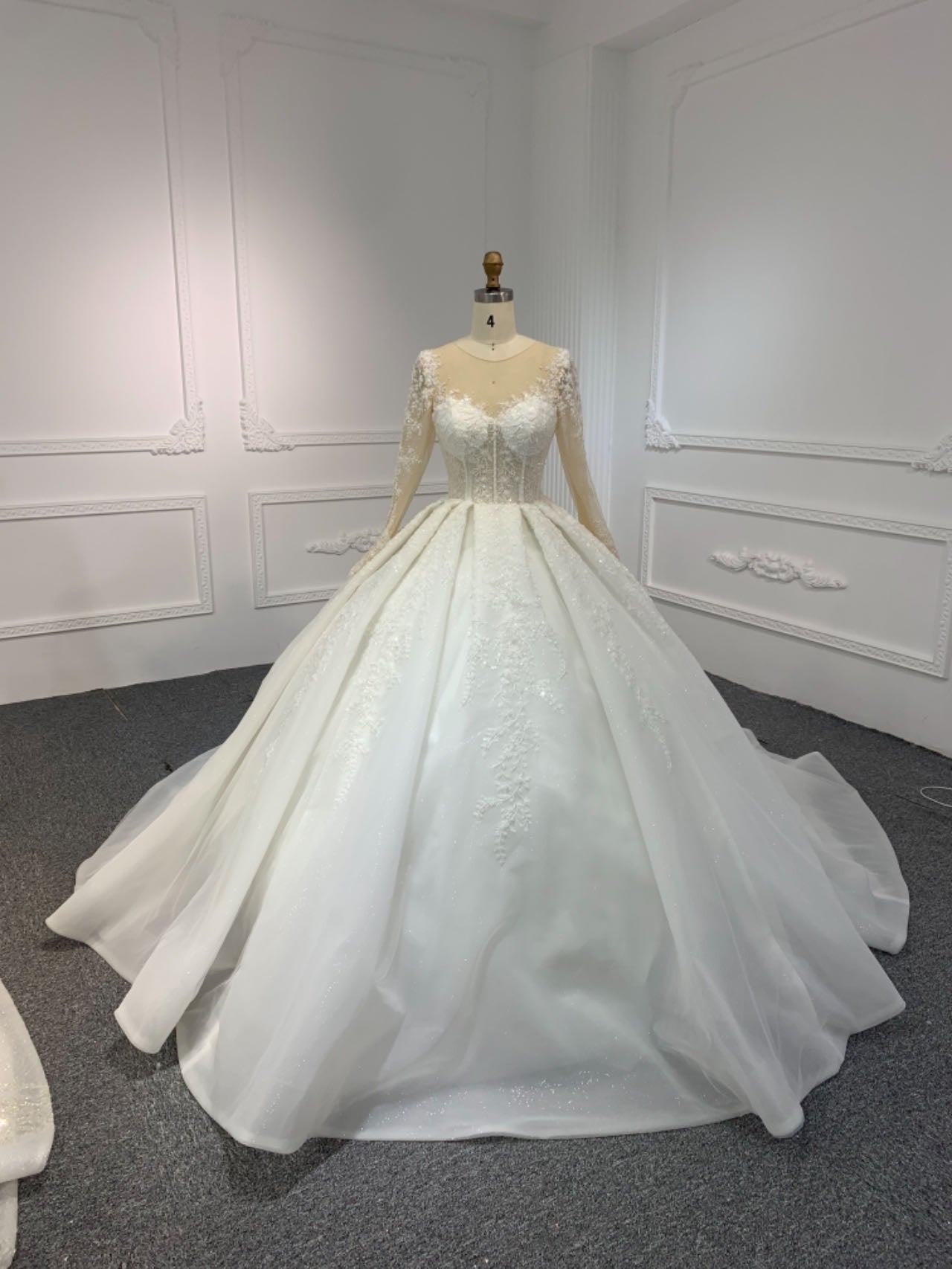 Plus Size Shiny Beading Lace Ball Gown Long Sleeves
