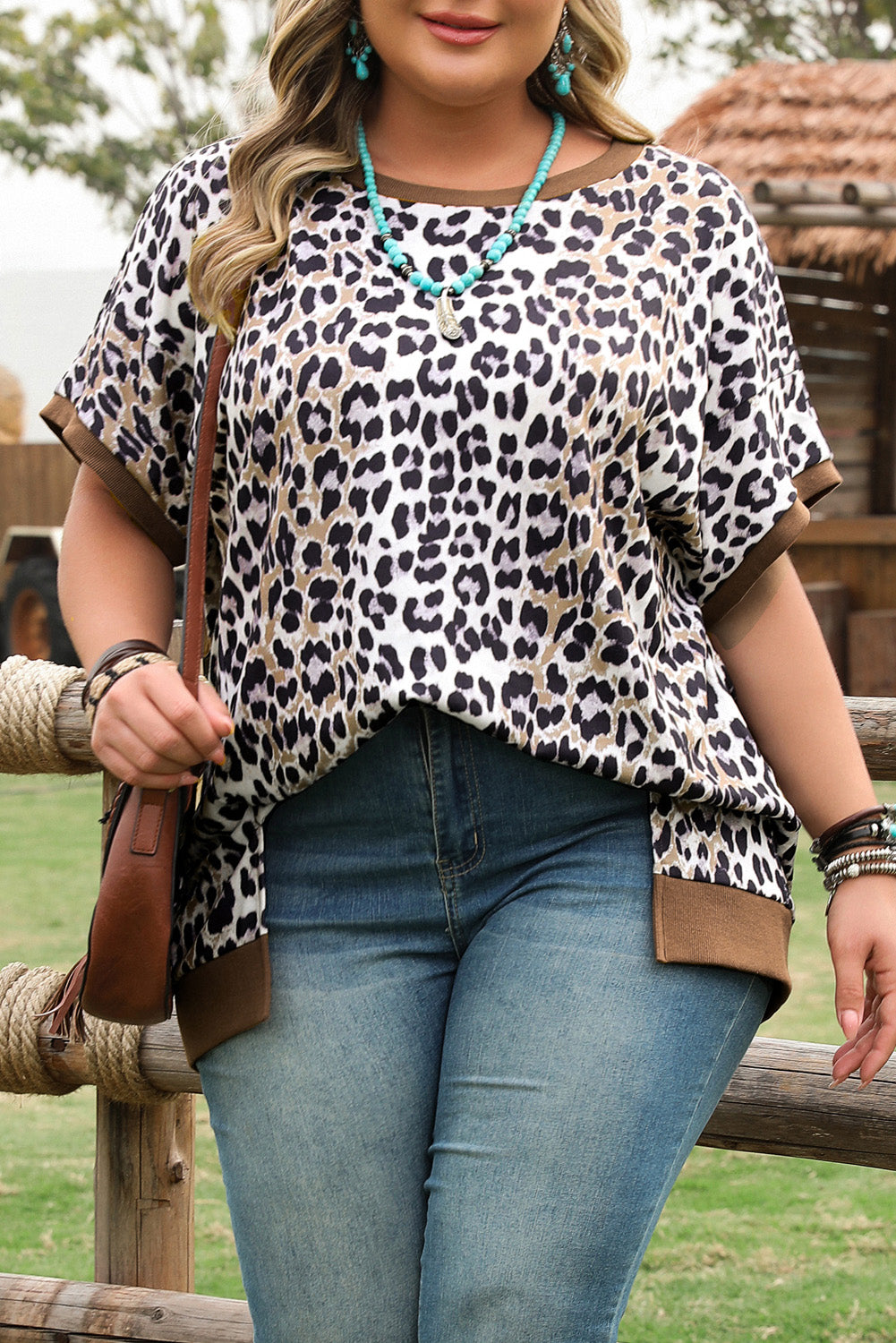 Plus Size Leopard Contrast Trim Short Sleeve Top - Plus Size XL-4XL - View 6