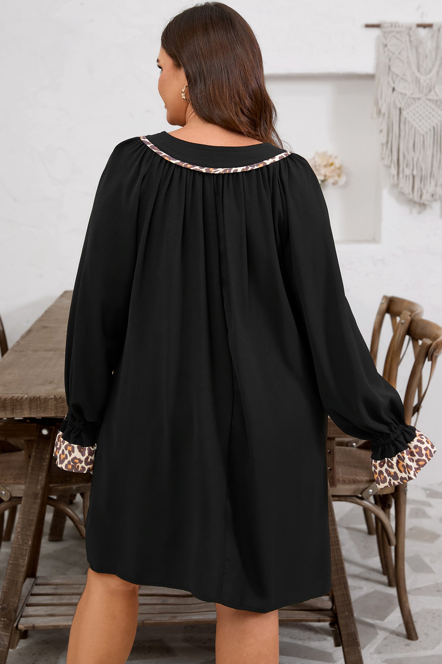 Plus Size Notched Neck Leopard Trim Flounce Dress - Plus Size XL-4XL - View 2