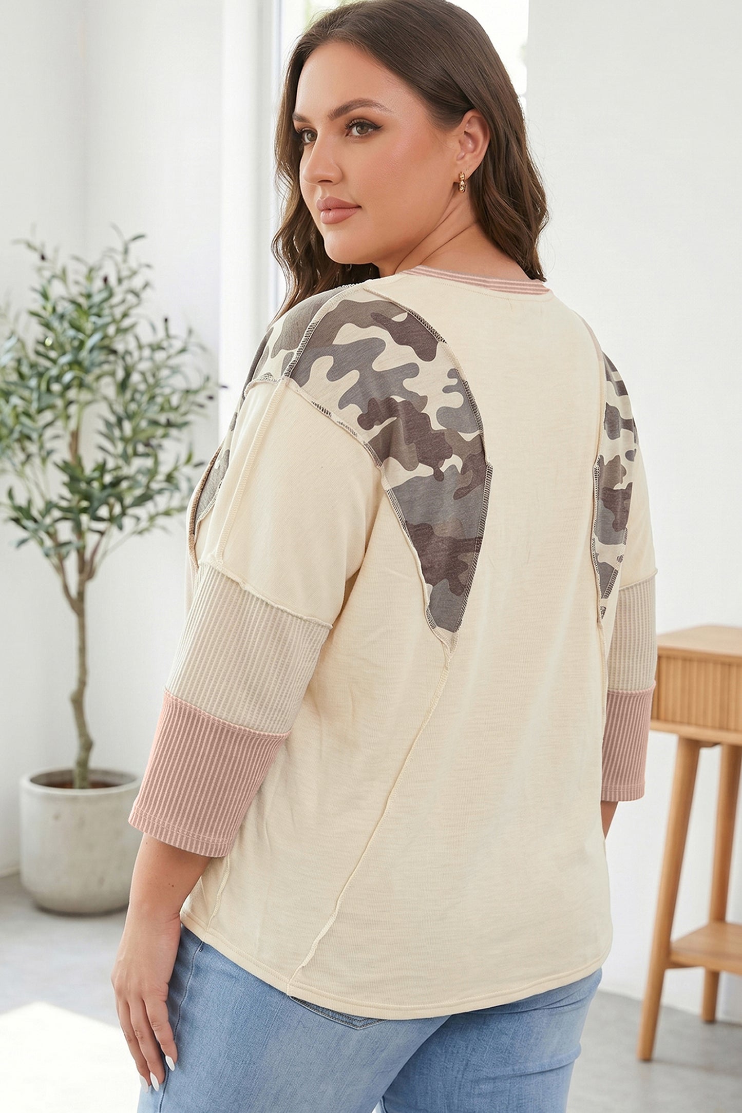 Plus Size Camo Panel Twist Rib Sleeve Blouse