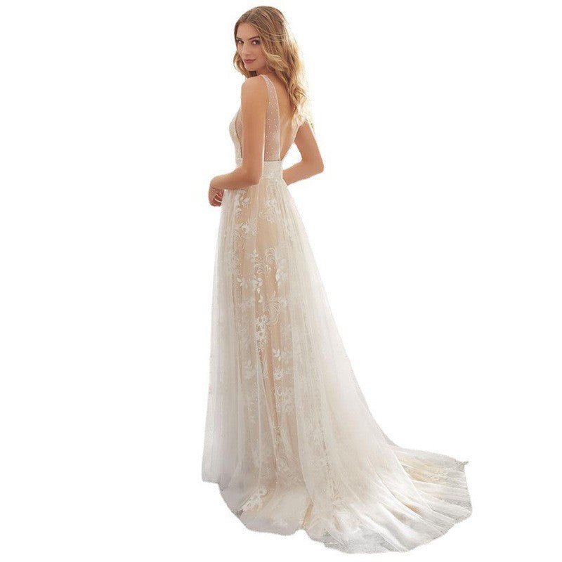 Plus Size Elegant V-Neck Sleeveless Lace Wedding Dress
