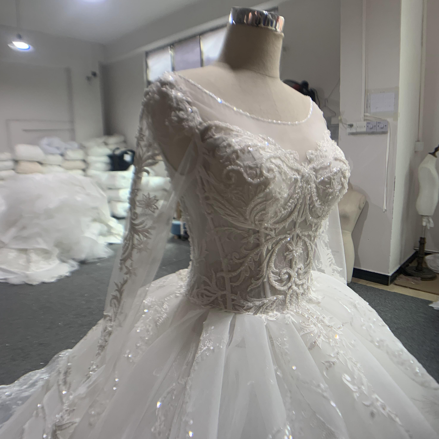 BYG new style wedding dress long sleeves chapel train bridal gown Ball gown wedding dress BYG Wedding Factory 