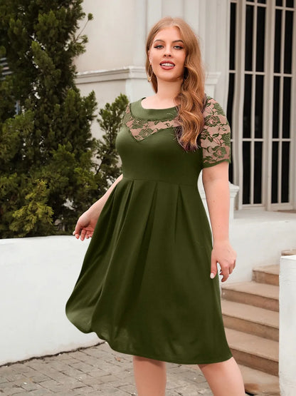 plus-size-ruched-short-sleeve-dress