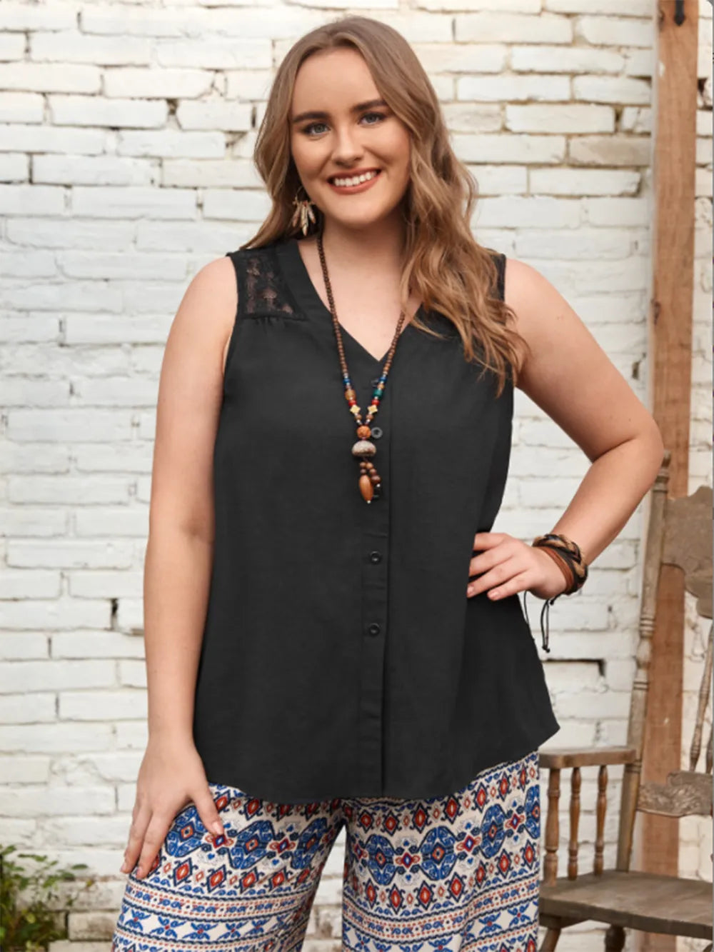 Plus Size V-Neck Lace Tank