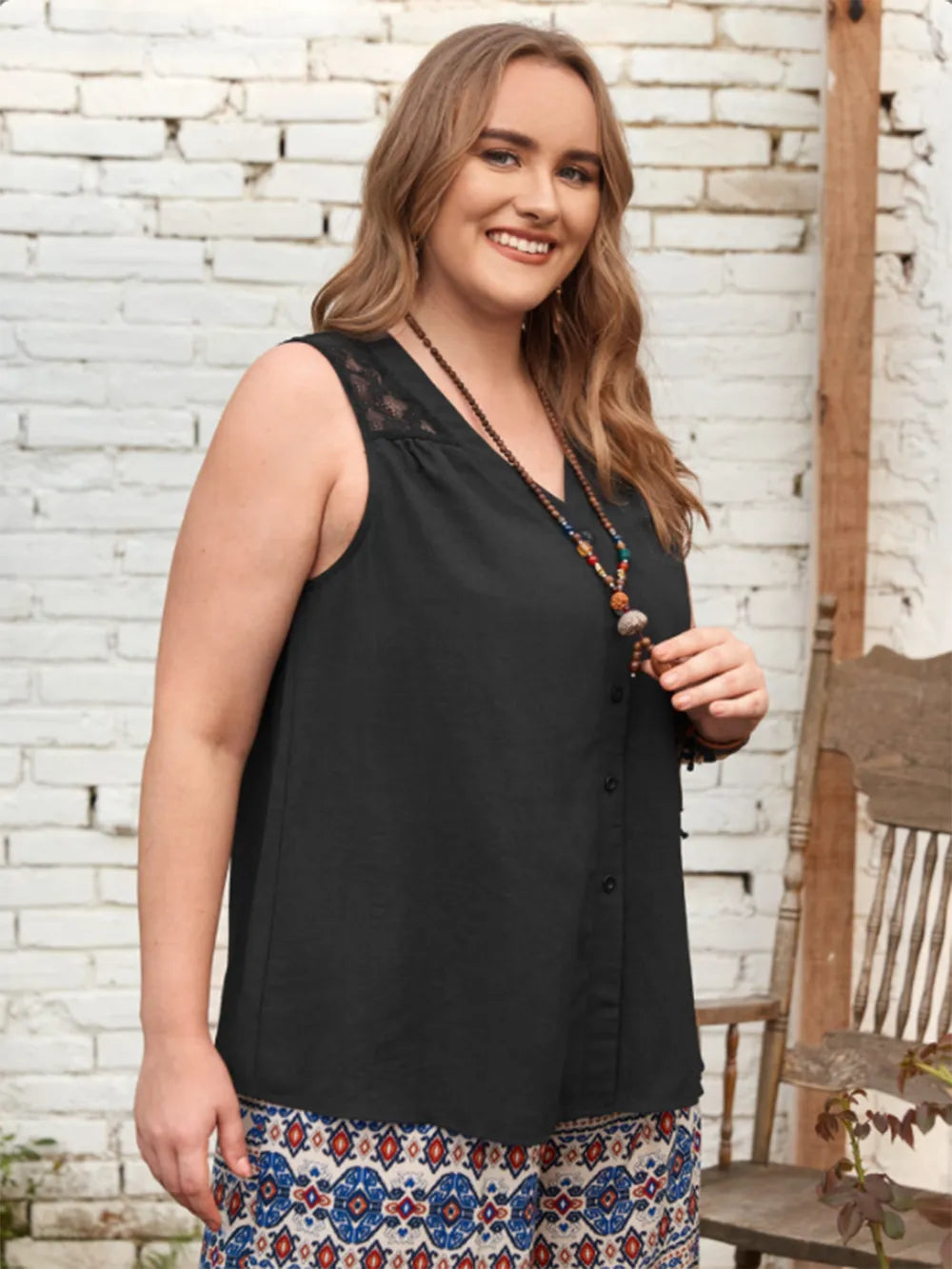 Plus Size V-Neck Lace Tank
