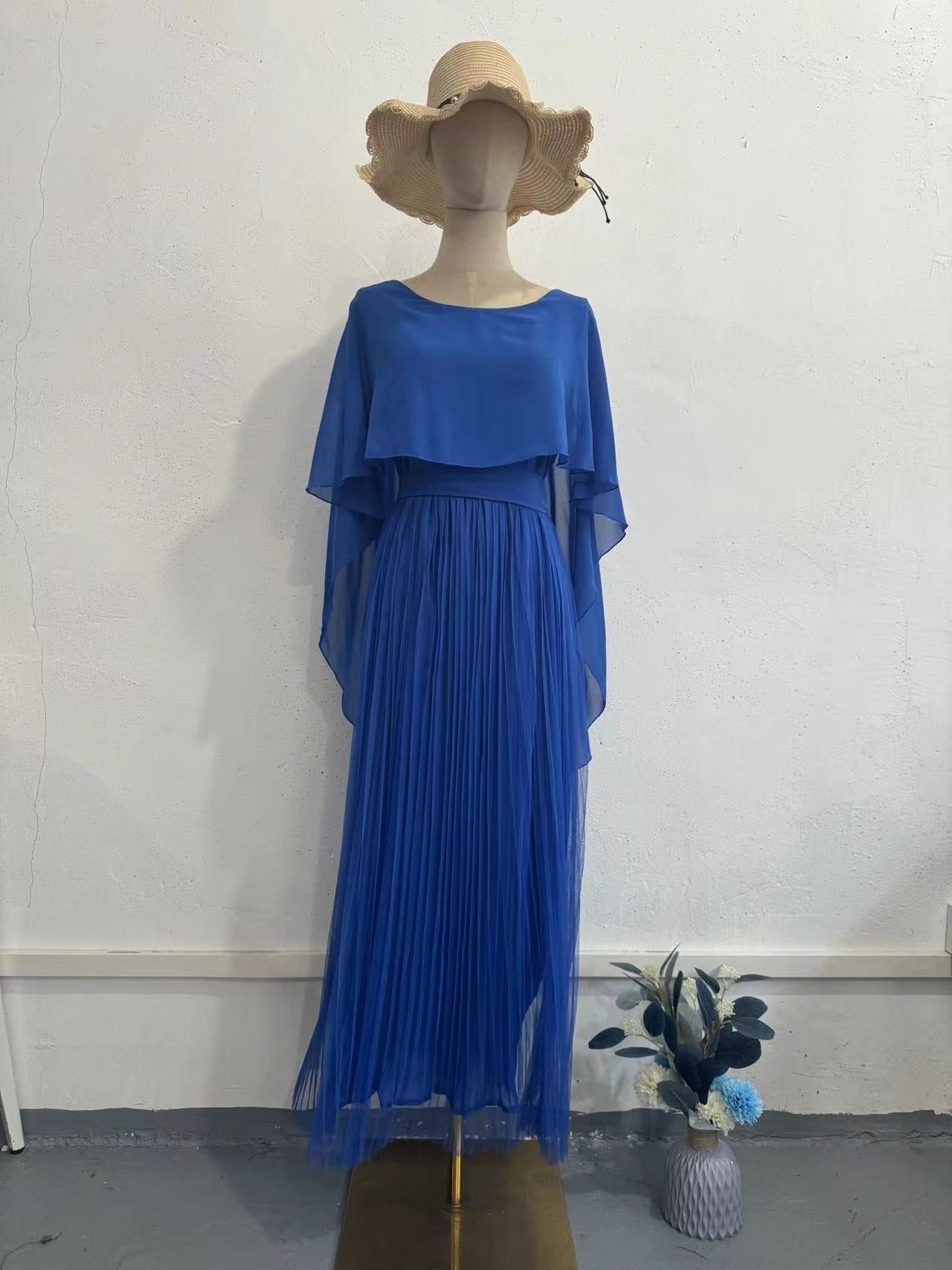 Plus Size Maxi Dress with Puff Skirt and Three-Quarter Sleeves