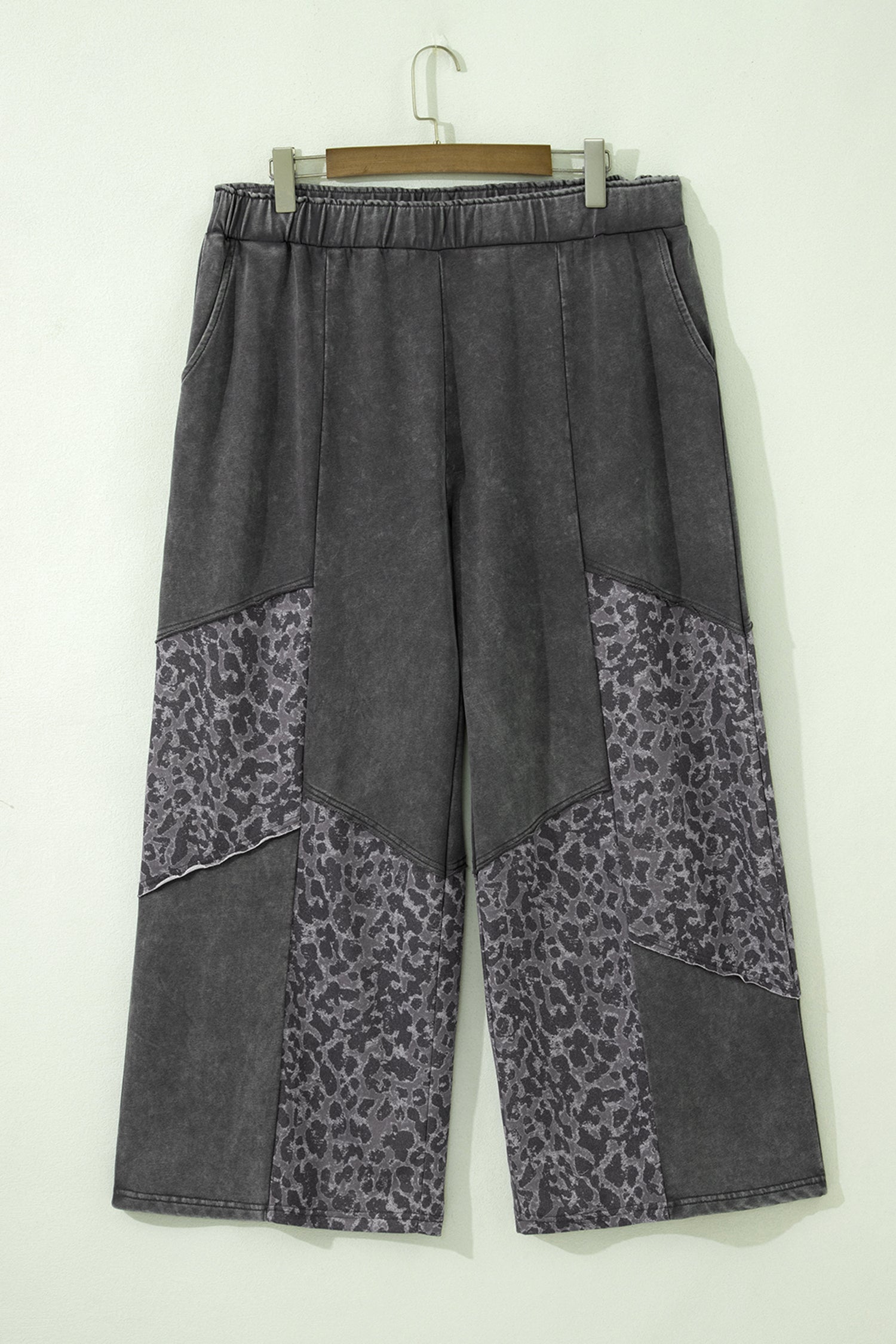 Plus Size Leopard Patchwork Mineral Wash Wide Leg Pants - Plus Size XL-4XL - View 2
