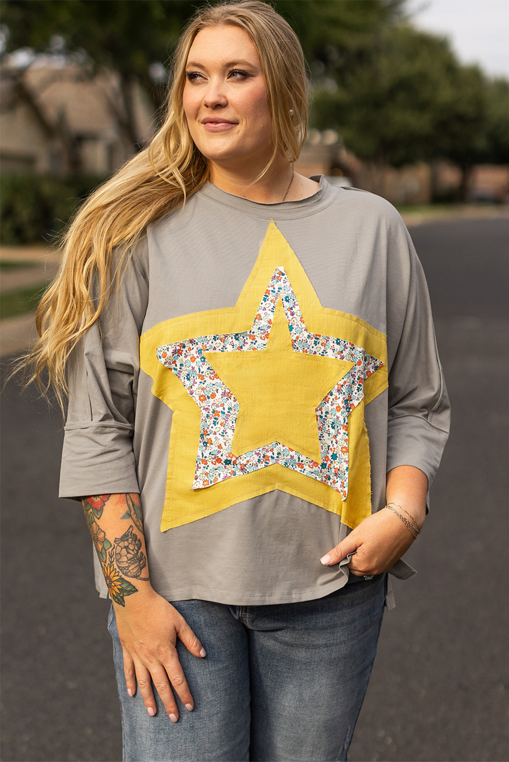 Plus Size Floral Star Patched 3/4 Sleeve Top - Plus Size XL-4XL - View 5