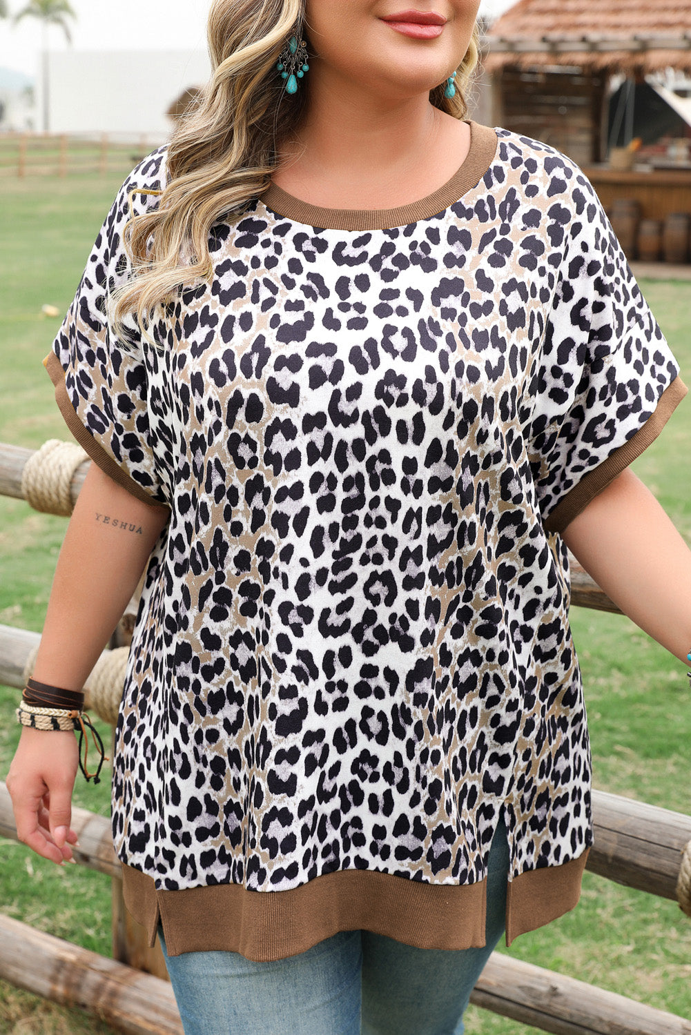 Plus Size Leopard Contrast Trim Short Sleeve Top - Plus Size XL-4XL - View 7