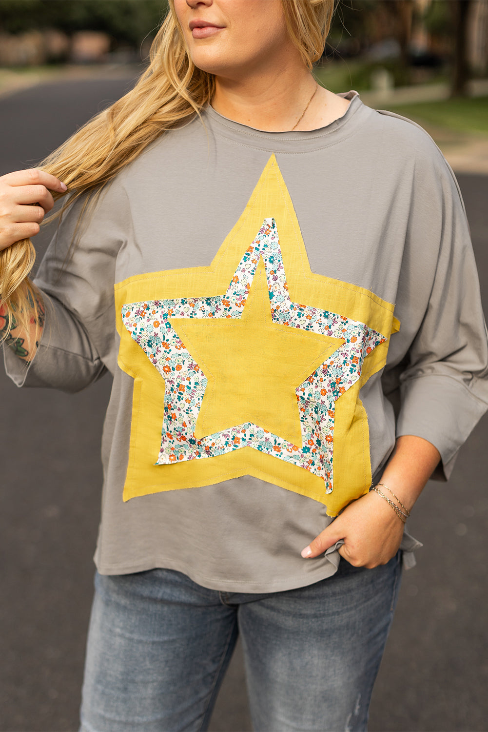 Plus Size Floral Star Patched 3/4 Sleeve Top - Plus Size XL-4XL - View 6