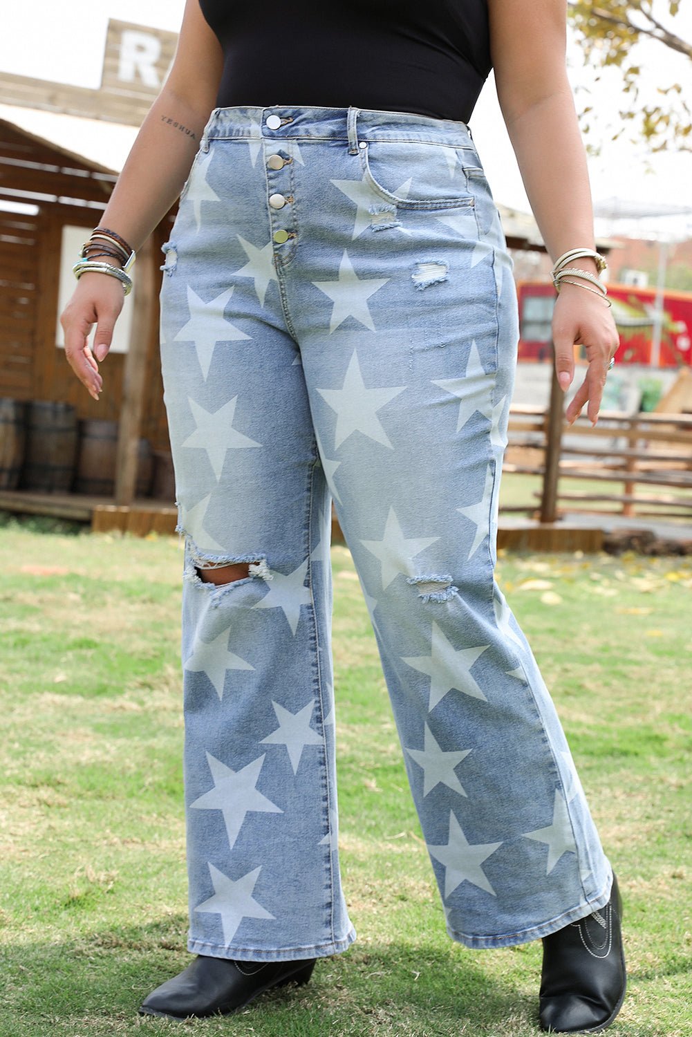 Plus Size Star Printed Destroyed Slit Knee Jeans - Plus Size Clothing